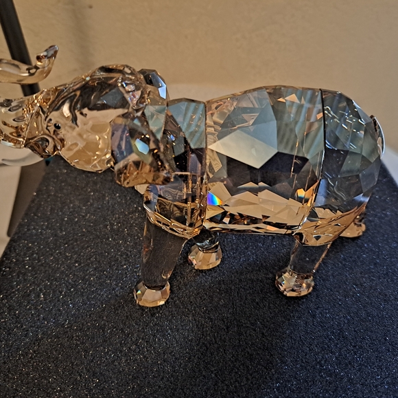 Swarovski Elephant in box with plaque and COA Pristine 1137207 - Picture 13 of 16